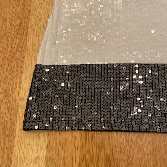 Dana Buchman Womens Sequined White Gray Tank Top w Black / NWT/Size M - Picture 2 of 9